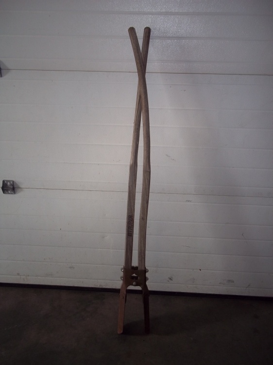 lot 73 image: Post Hole Digger