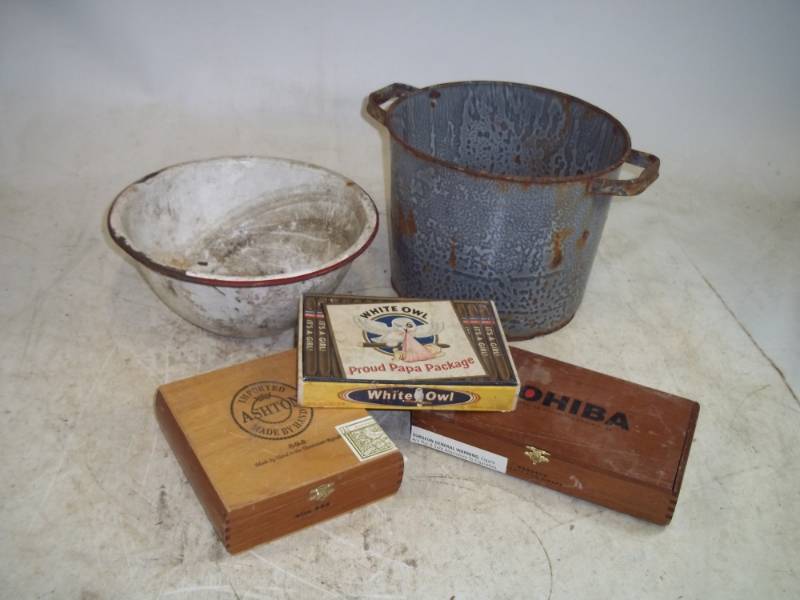 lot 133 image: Enamel Ware and Cigar Boxes