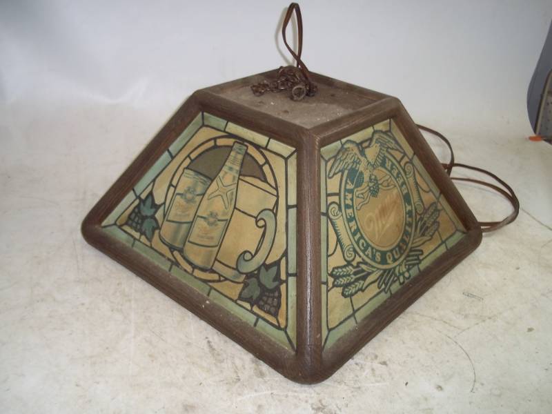 lot 143 image: Miller High Life Bar Light Works