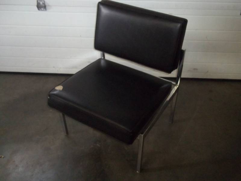 lot 144 image: Cool Mid Modern Century Office Chair Great for Redo