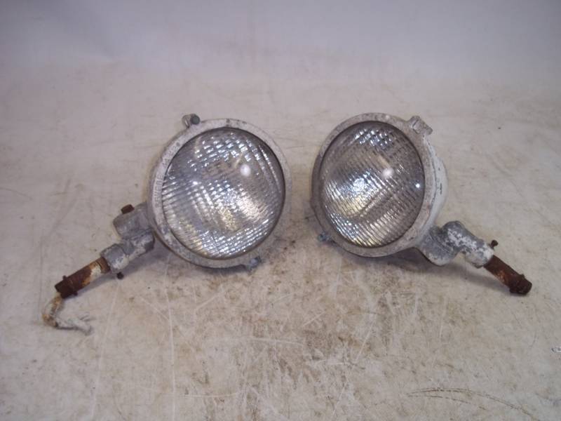 lot 151 image: Pair of Vintage Revere Cast Bullet Gas Station Spot Light