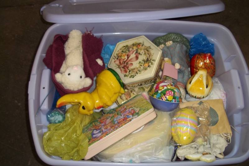 lot 153 image: Vintage Easter Egg Dcor