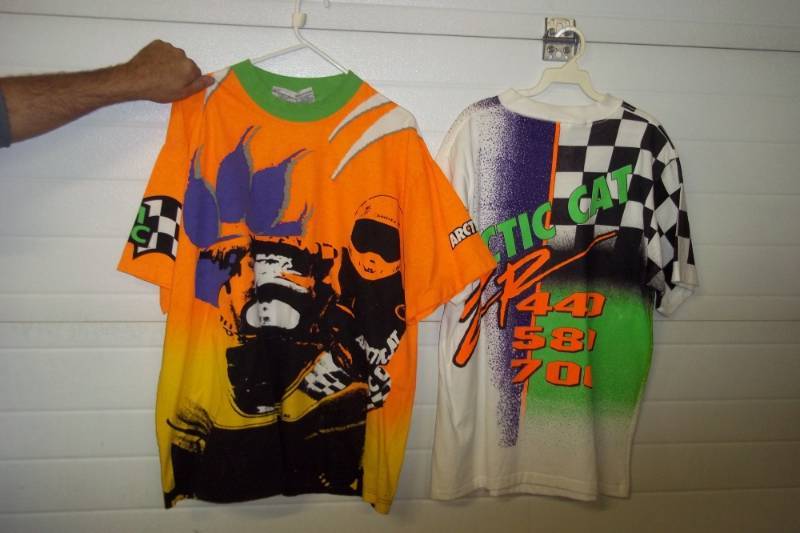 lot 154 image: Pair of Arctic Cat Size large