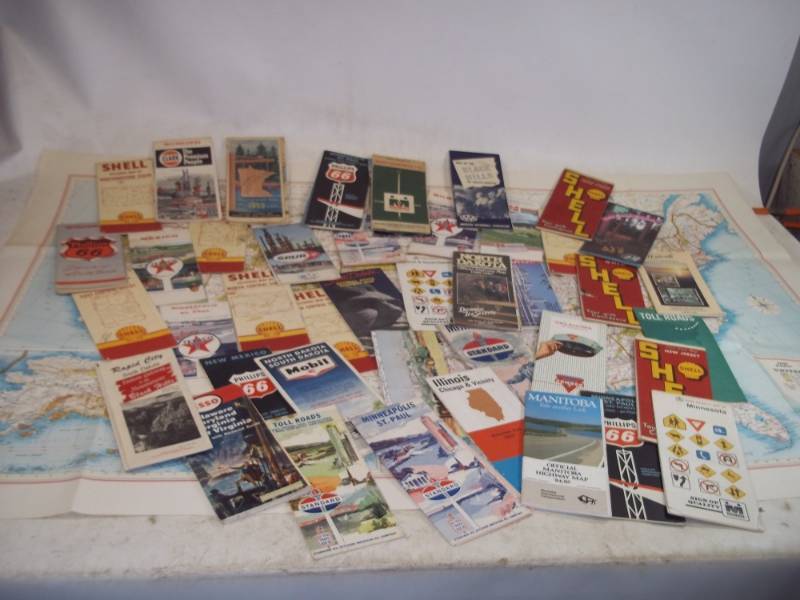 lot 165 image: 1966 Wall map of US with 40 Vintage Road maps