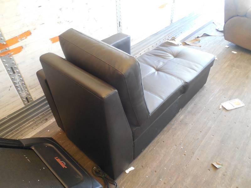 lot 68 image: ALCOVE STORAGE CHAISE