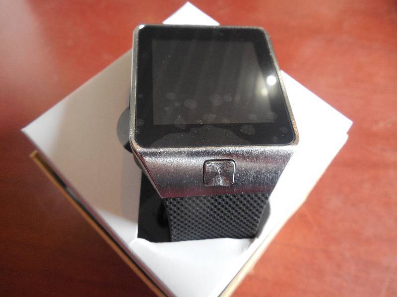 lot 58 image: BRAND NEW DZ09 Bluetooth Smart Wrist Watch with Camera and Sim Card Slot (SILVER)