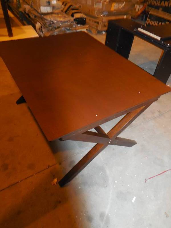 lot 21 image: McLeland Design Greenwich Dining Table
