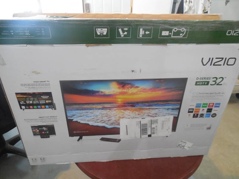 lot 34 image: VIZIO SmartCast D-Series 32 1080p Full-Array LED Smart TV with Chromecast