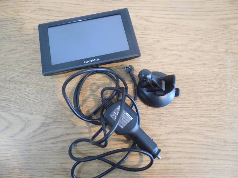 lot 51 image: Garmin Drive 50 5 GPS Navigator with Lifetime Map and Traffic Updates - DRIVE50LMT