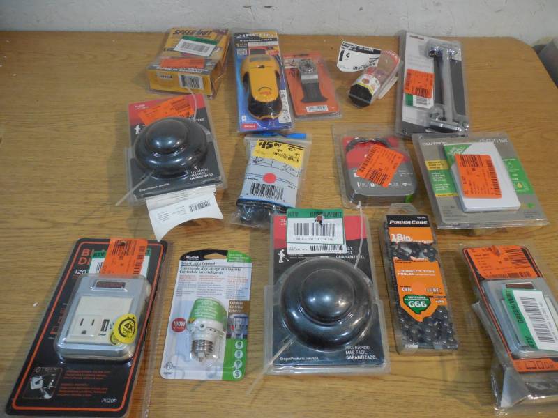 lot 100 image: ASSORTED TOOL LOT