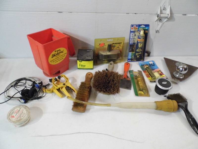 lot 2 image: Tools - Garage Items