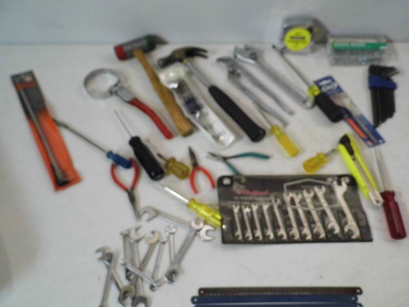 lot 13 image: Tools - Garage Items