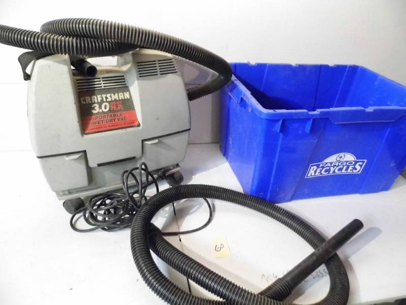 lot 60 image: Craftsman Portable WetDry Vac