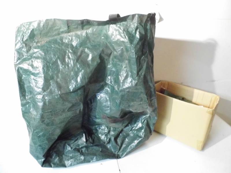 lot 61 image: Lot of 3 Large Reusable Lawn Bags