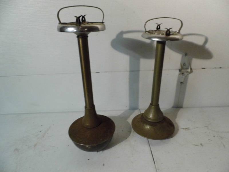 lot 101 image: Lot of 2 Vintage Ash Trays
