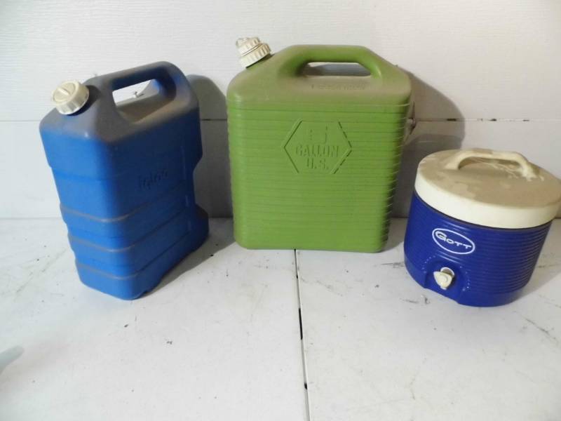 lot 105 image: Water Jugs