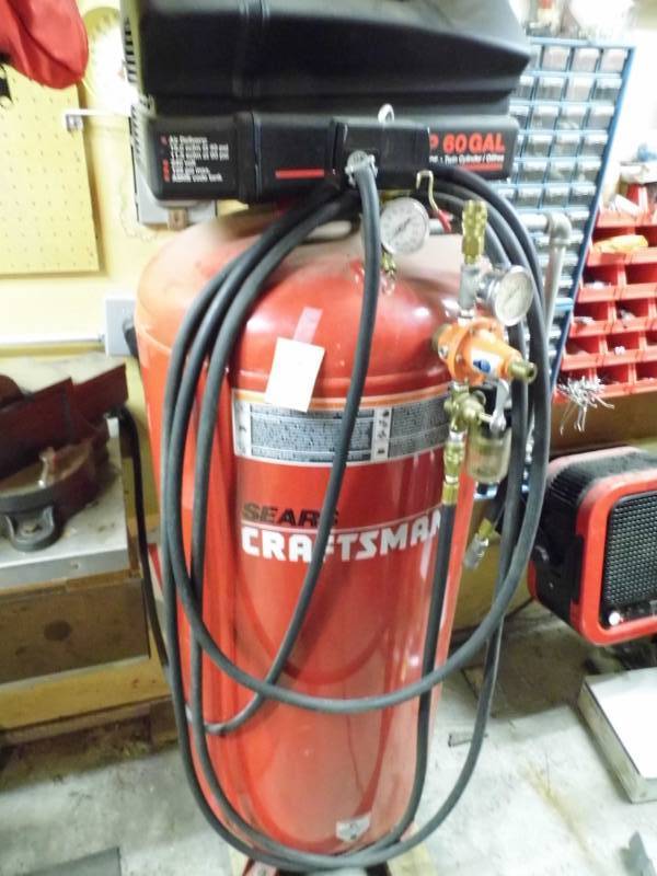 lot 109 image: Craftsman Compressor