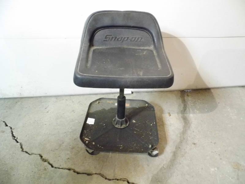lot 115 image: Snap On Rolling Chair