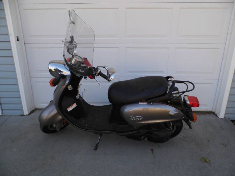 lot 122 image: Yamaha Vino 125 Scooter