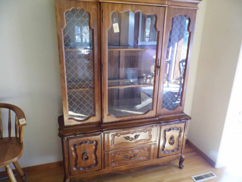 lot 135 image: China Cabinet