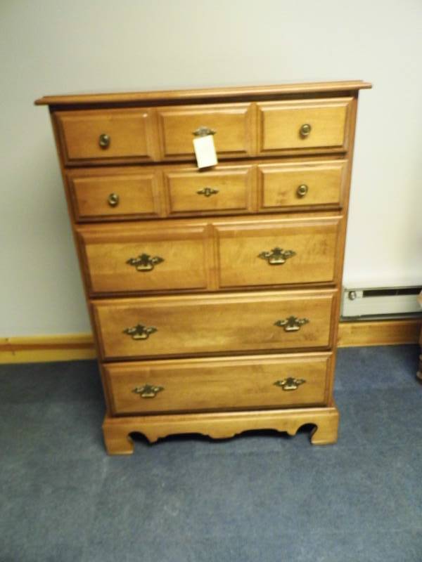 lot 148 image: Dresser