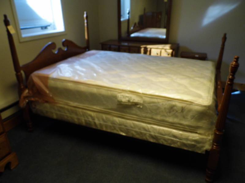 lot 149 image: Bed