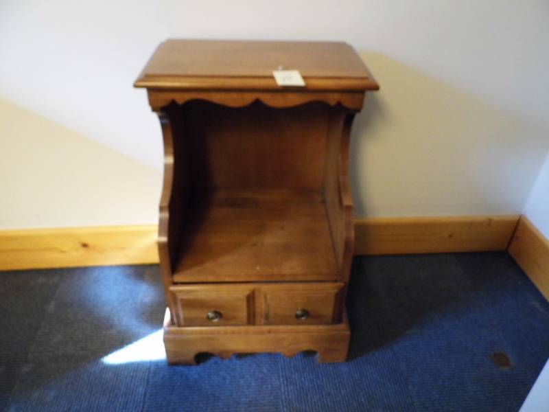 lot 151 image: End Table