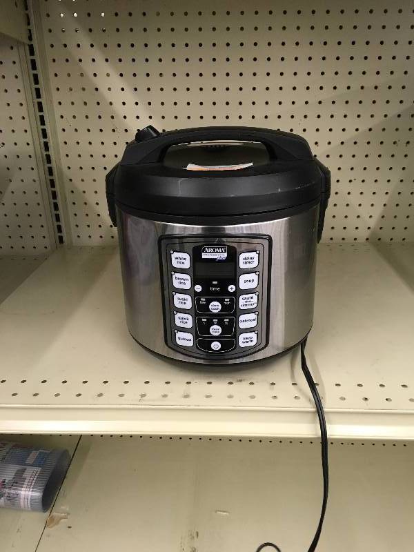 Aroma Professional Plus Rice Cooker, Retail $29.99