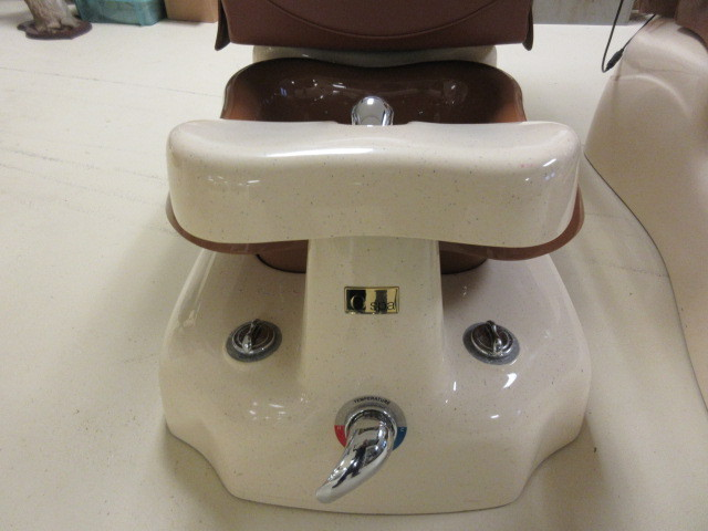PEDICURE  MASSAGE CHAIR
