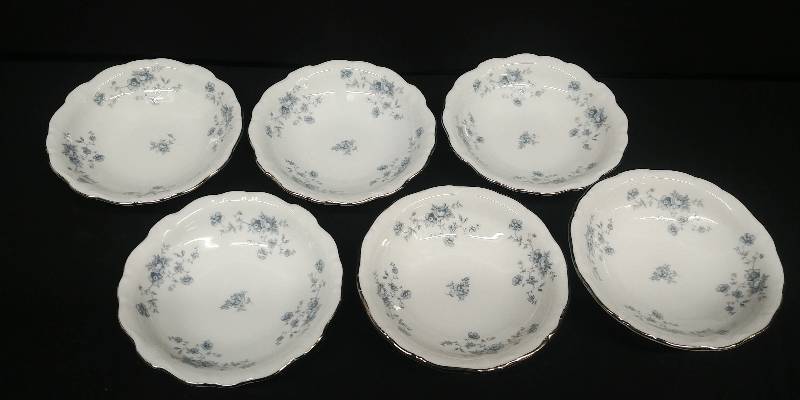 lot 9 image: Johann Haviland, Bavaria, China set of 6 bowls
