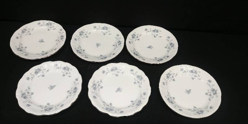 lot 12 image: Johann Haviland, Bavaria, China set of 6 plates