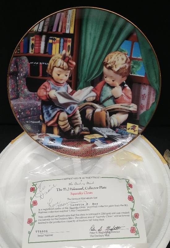 lot 26 image: Danbury Mint Little Companions Collector Plates with Cert. of Authenticity.
