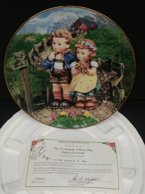 lot 27 image: Danbury Mint Little Companions Collector Plates with Cert. of Authenticity.