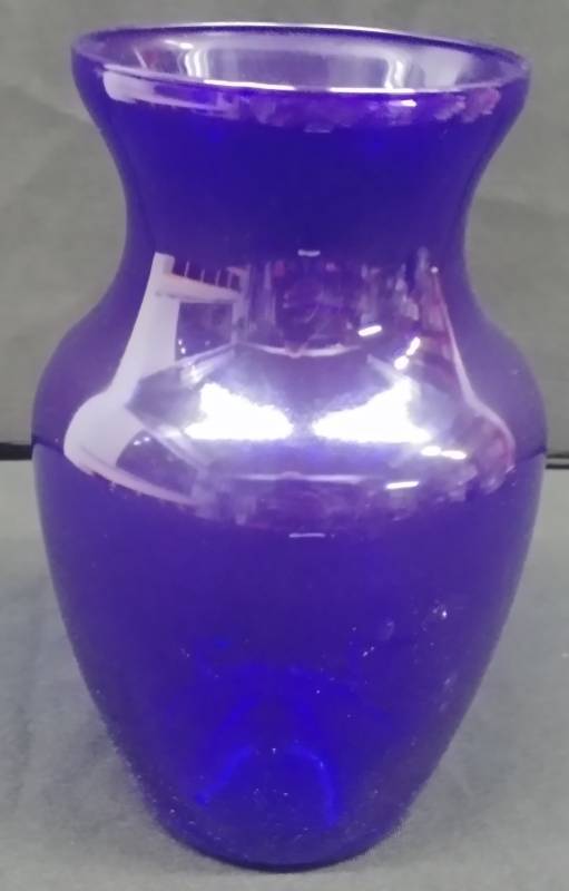 lot 43 image: Blue Vase