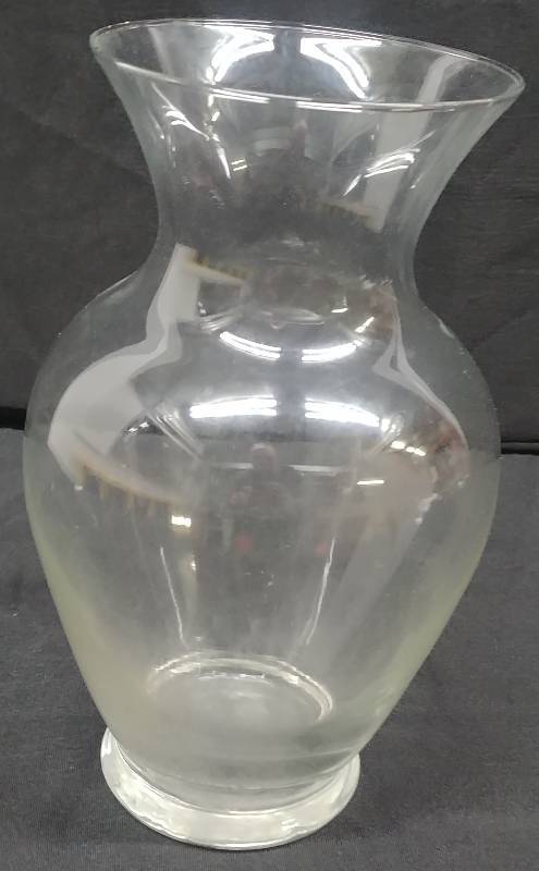 lot 45 image: Large Vase