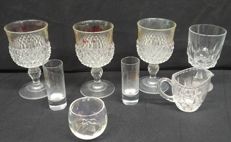 lot 46 image: Assorted Glass Curios