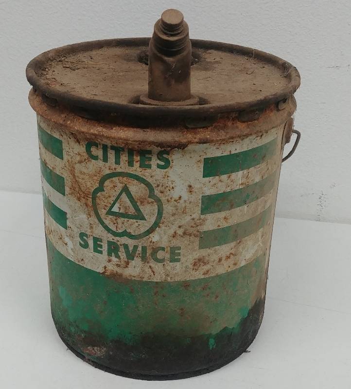 lot 53 image: Vintage Cities Service oilgas can