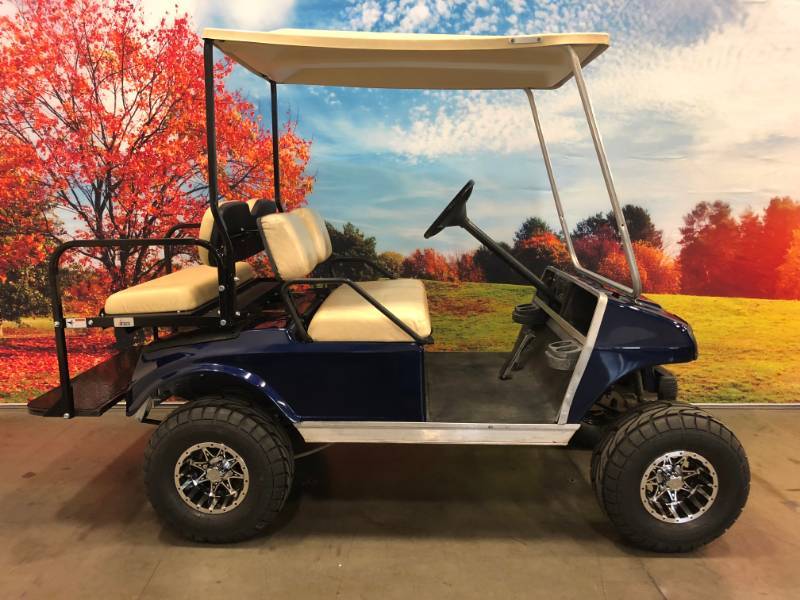 lot 3 image: Club Car Lifted 4 Passenger Midnight Metallic Blue Golf Cart