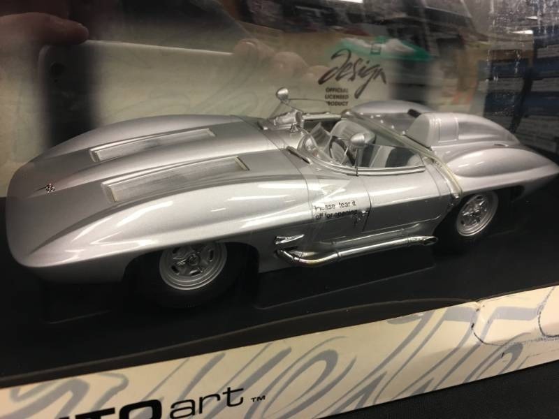 lot 14 image: 1959 Stingray Corvette