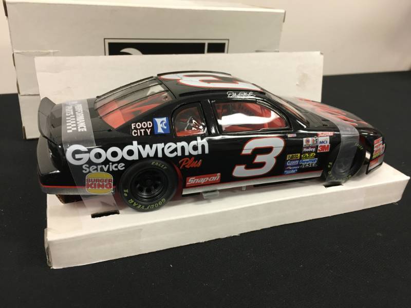 lot 38 image: Revell Chevrolet Monte Carl (RCR #3)
