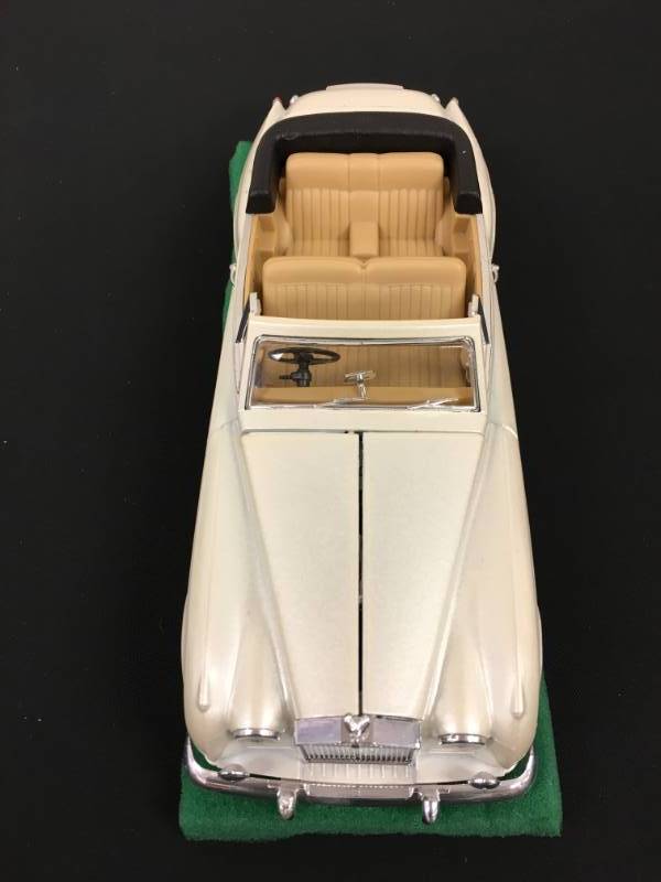lot 55 image: 1961 Rolls Royce Sylver Cloud 2