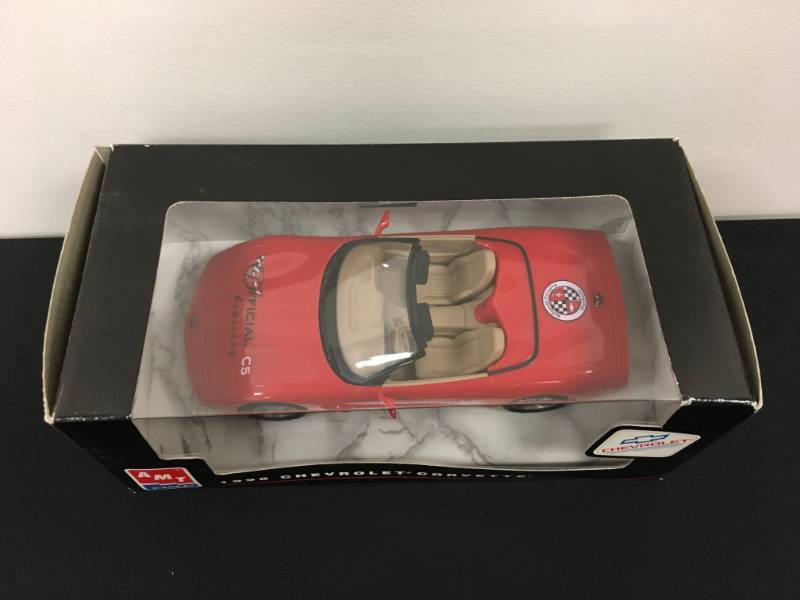 lot 56 image: ERTL 1998 Chevrolet Corvette