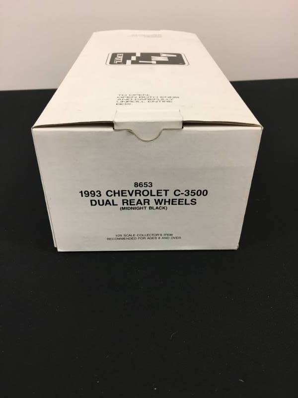 lot 58 image: ERTL Chevrolet C-3500 Dual Rear Wheels
