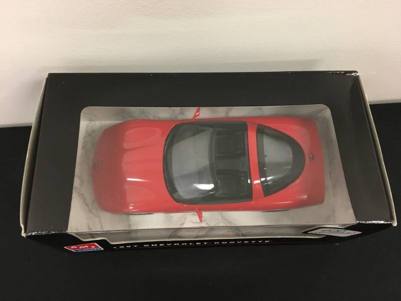 lot 59 image: ERTL 1997 Chevrolet Corvette