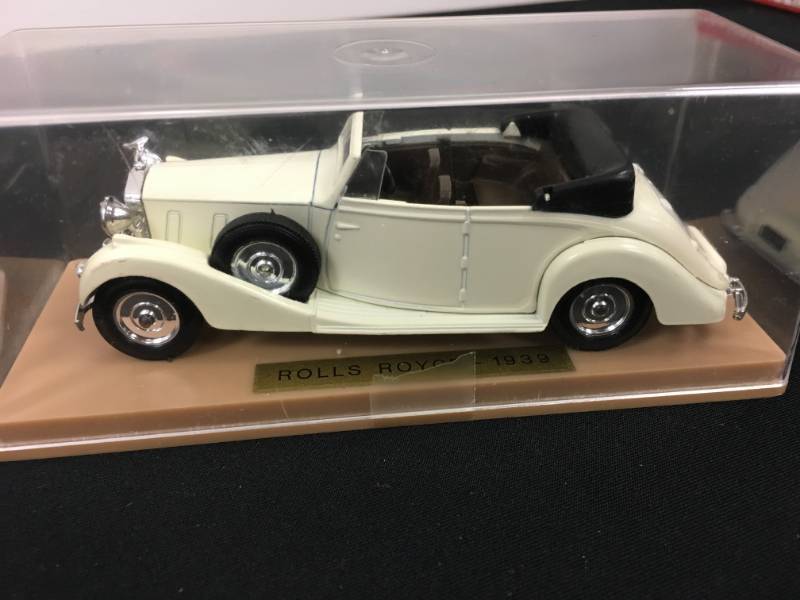 lot 66 image: (3) Rolls Royce Minis