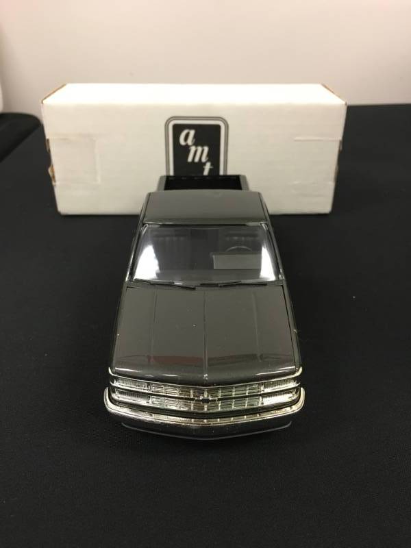lot 77 image: ERTL 1991 Chevrolet Silverado Sportside