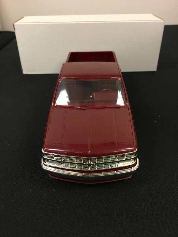 lot 80 image: ERTL 1988 Chevrolet Silverado C-1500