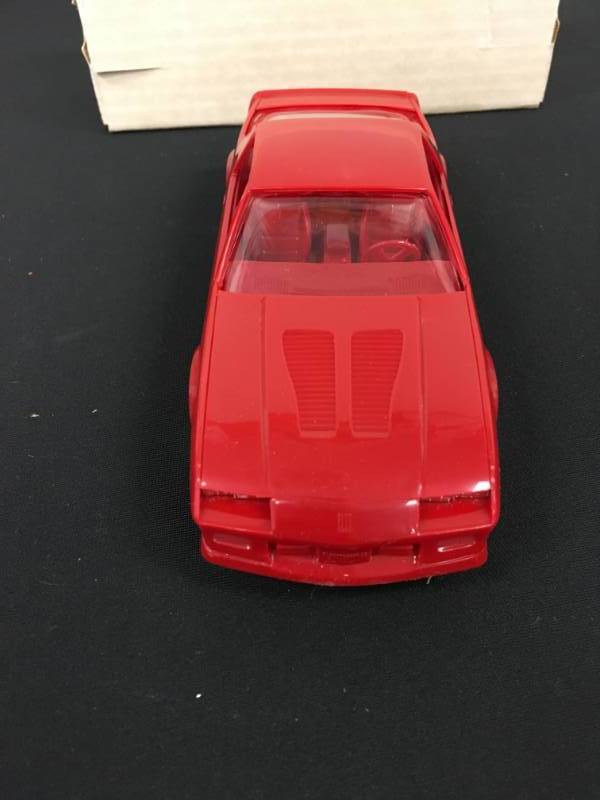 lot 87 image: ERTL 1989 Chevrolet Camaro IROC-Z