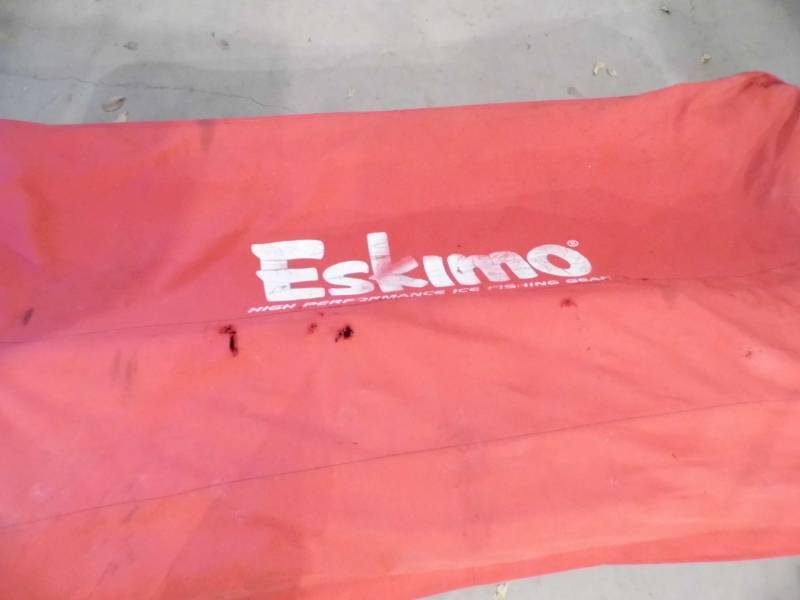 Eskimo 3 Place Ice House