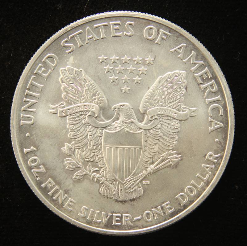 2004 AMERICAN SILVER EAGLE 1 TROY OZ. .999 FINE SILVER DOLLAR